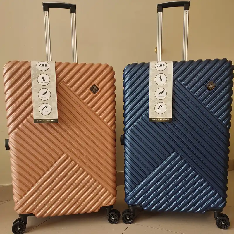 چمدان ام آر مدل h330 سایز متوسط