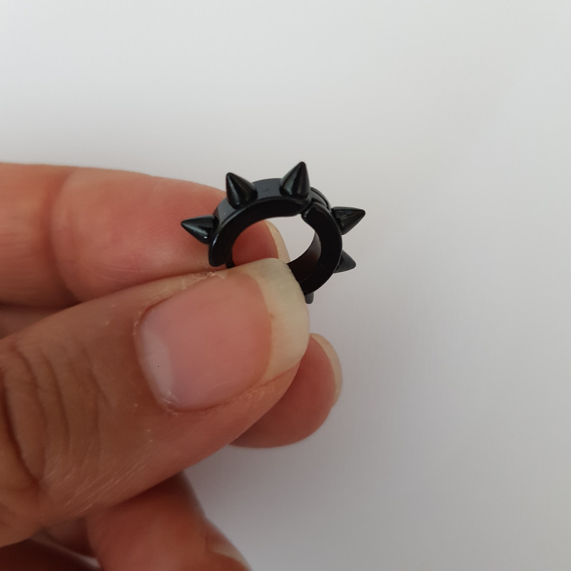 پیرسینگ زنانه مدل مثلثی