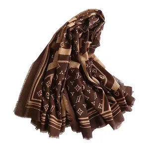 روسری زنانه مدل نخی قواره بزرگ کد QD1090