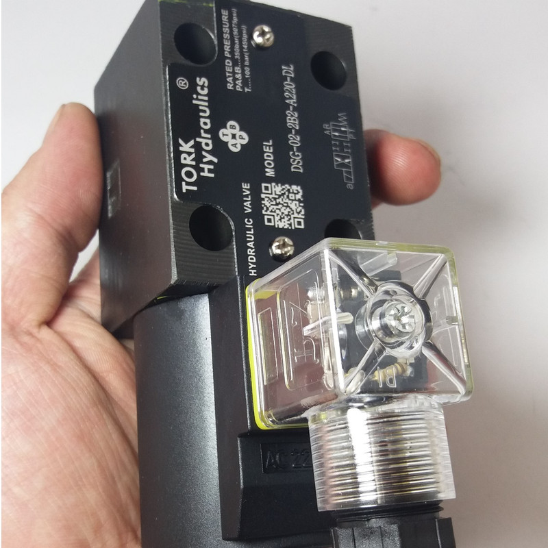 شیر برقی هیدرولیک ترک هیدرولیک مدل DSG-02-2B2-A220-DL-1/4In