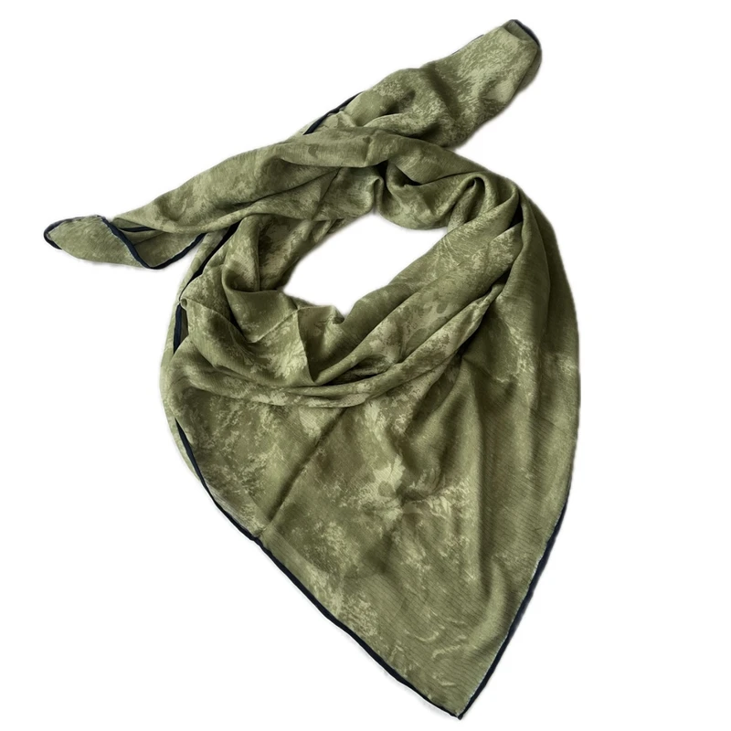 روسری زنانه مدل نخی گارزا ژاکارد دور دست دوز کد01