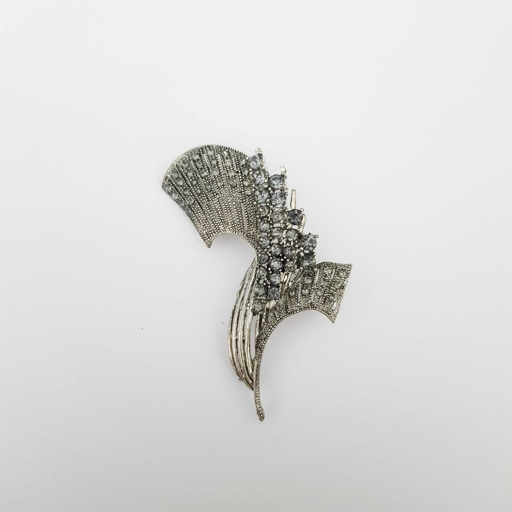 سنجاق سینه زنانه مدل نگین