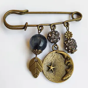 سنجاق سینه زنانه مدل ماه