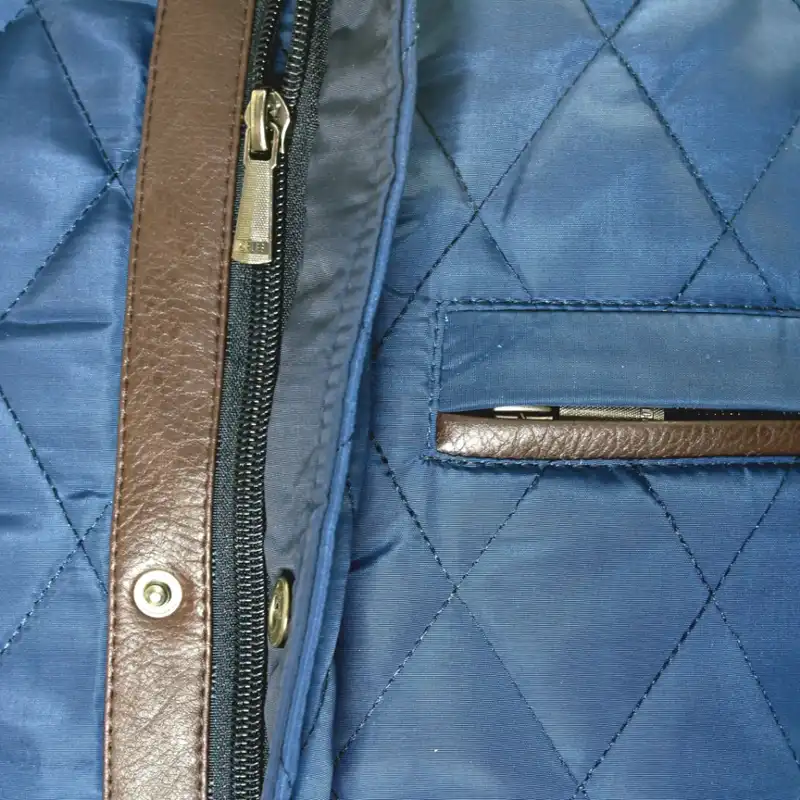 کاپشن مردانه مدل یقه ایستاده طرح لوزی رنگ سورمه ای روشن