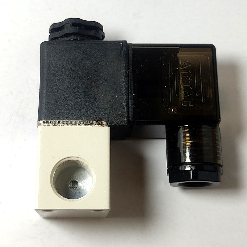 شیر برقی پنوماتیک مدل 24v1/4 شیر برقی پنوماتیک مدل 24v1/4