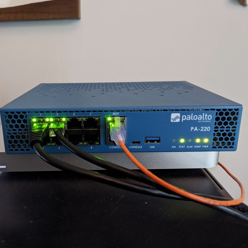 فایروال پالو آلتو مدل PA-220