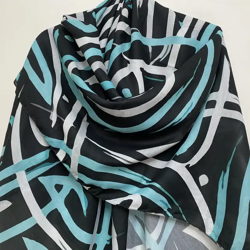 روسری زنانه مدل نخ اسپان منگوله دار کد 620