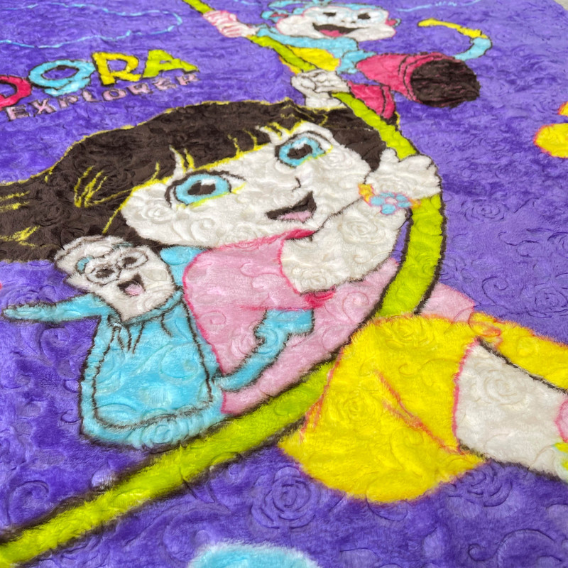 پتو شادیلون مدل دختر توت فرنگی سایز 140x110 سانتی متر