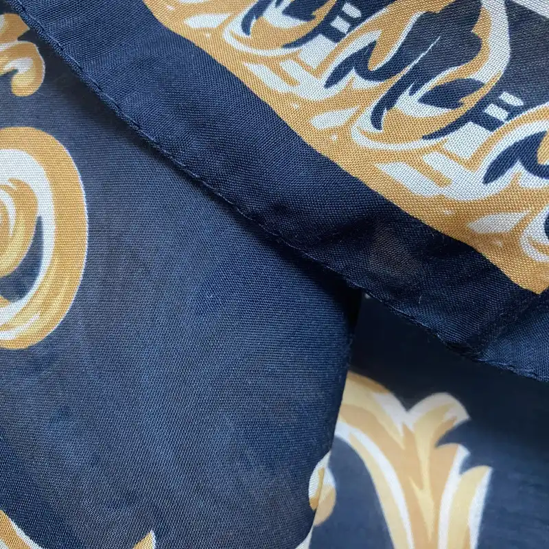 روسری زنانه مدل وال نخی ترک منگوله دار کد 9999