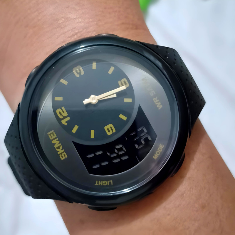 ساعت مچی دیجیتال اسکمی مدل سه زمانه کرنوگراف بند پیو 1899 Y