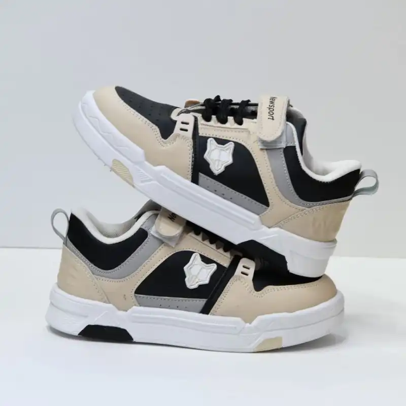 کفش مخصوص پیاده روی بچگانه مدل wolf