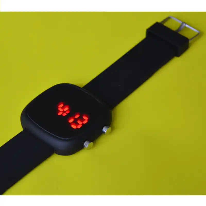 ساعت مچی دیجیتال مدل 693028