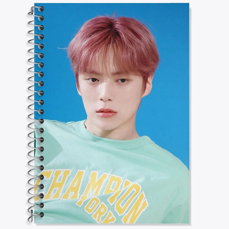 دفتر زبان 50 برگ خندالو مدل دو خط طرح مینهیوک گروه مانستا اکس MONSTA X کد 21162