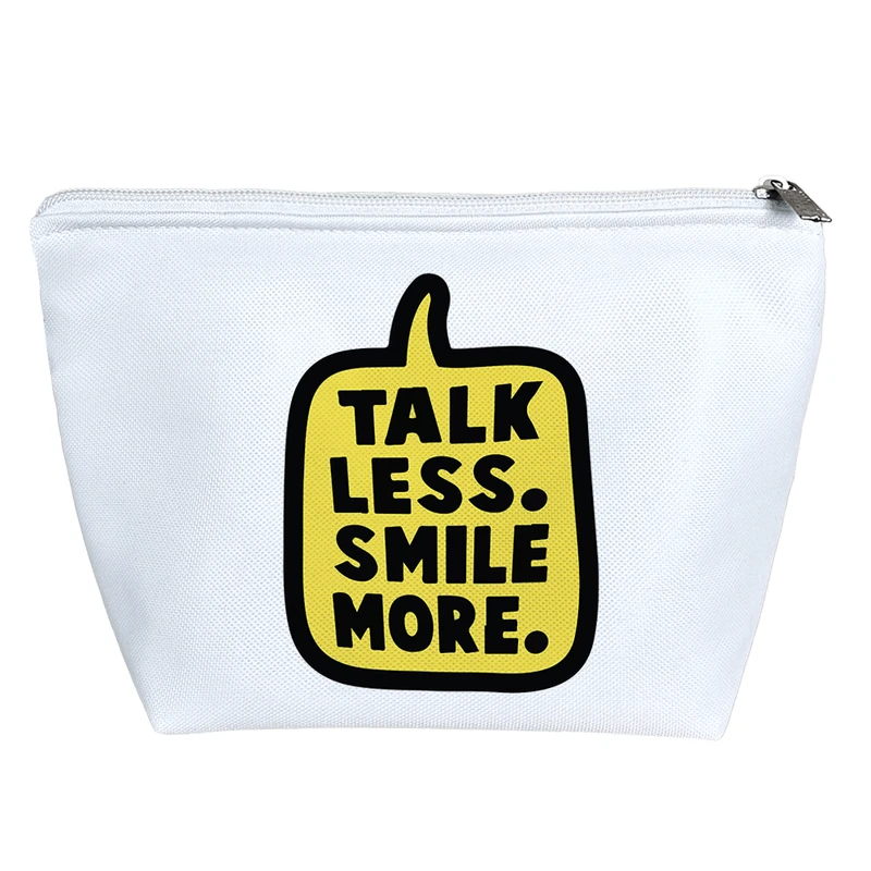 کیف لوازم آرایش دخترانه خندالو مدل کم حرف بزن بیشتر بخند کد 9649