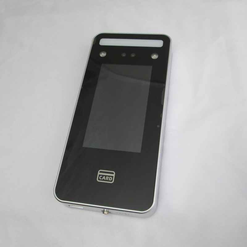 دستگاه حضور و غیاب مدل تشخیص چهره روستیک