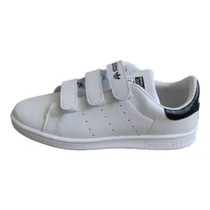 کفش پیاده روی مدل استن اسمیت