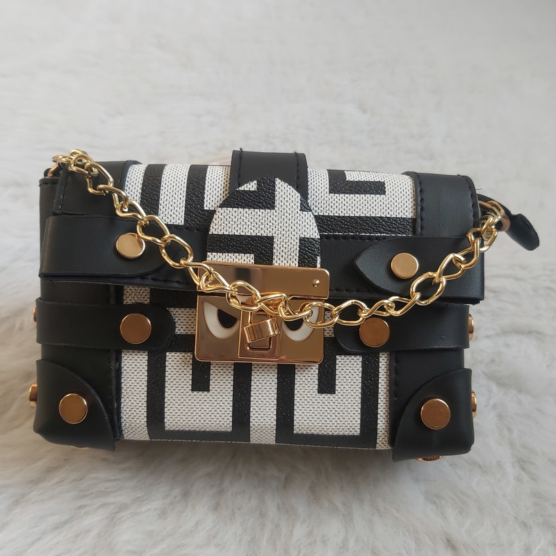 کیف دوشی زنانه مدل H70090