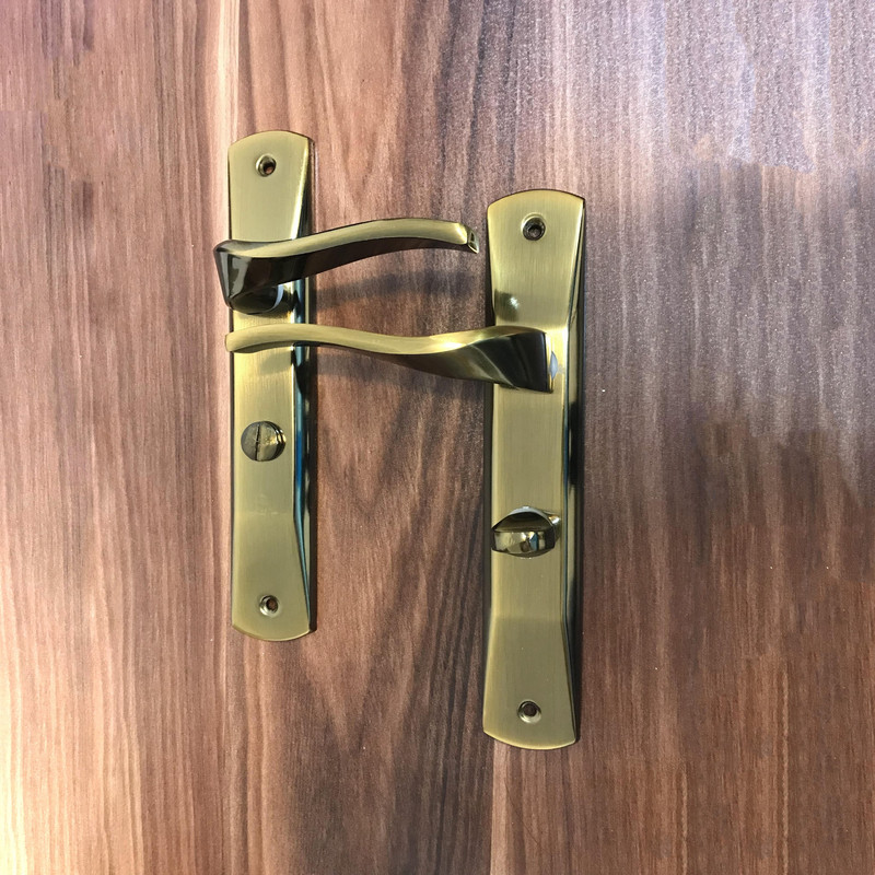 دستگیره در مشکات مدل سرویسی راست بازشو - C R - مجموعه 2 عددی دستگیره در مشکات مدل سرویسی راست بازشو - C R - مجموعه 2 عددی