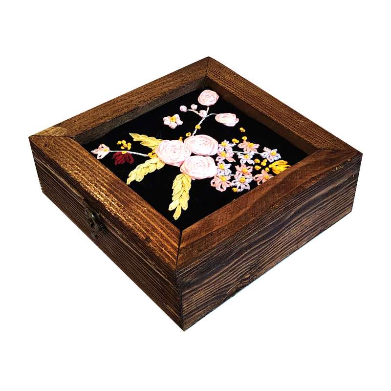 جعبه هدیه مدل ربان دوزی