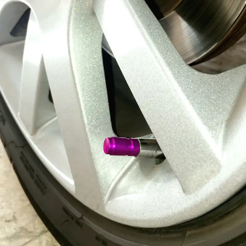 سر والف لاستیک خودرو کد 03 مدل فلزی بسته 4 عددی