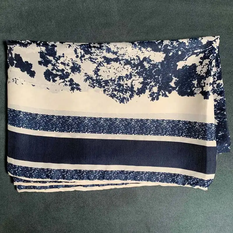 روسری زنانه مدل  حیات وحش