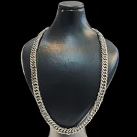 گردنبند مدل کارتیر