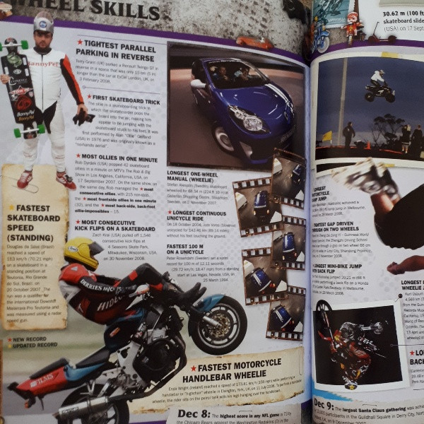 كتاب Guinness World Record اثر جمعي از نويسندگان انتشارات رکوردهای جهانی گینس كتاب Guinness World Record اثر جمعي از نويسندگان انتشارات رکوردهای جهانی گینس