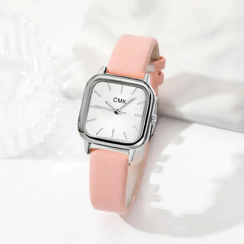 ساعت مچی عقربه ای زنانه سی ام کا مدل کلاسیک بند چرم کد 03