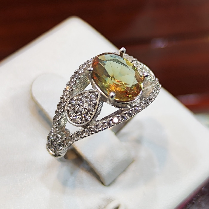 انگشتر نقره زنانه مدل سنگ الکساندریت کد 544