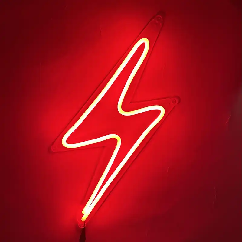 چراغ دیواری طرح رعدبرق