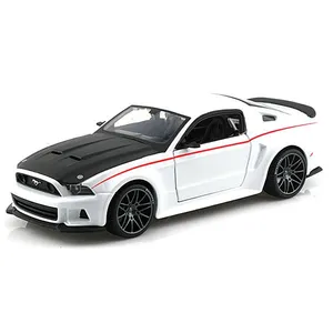 ماکت ماشین مایستو مدل ماکت ماشین مایستو مدل 2014 Ford Mustang Street Racer Blanco