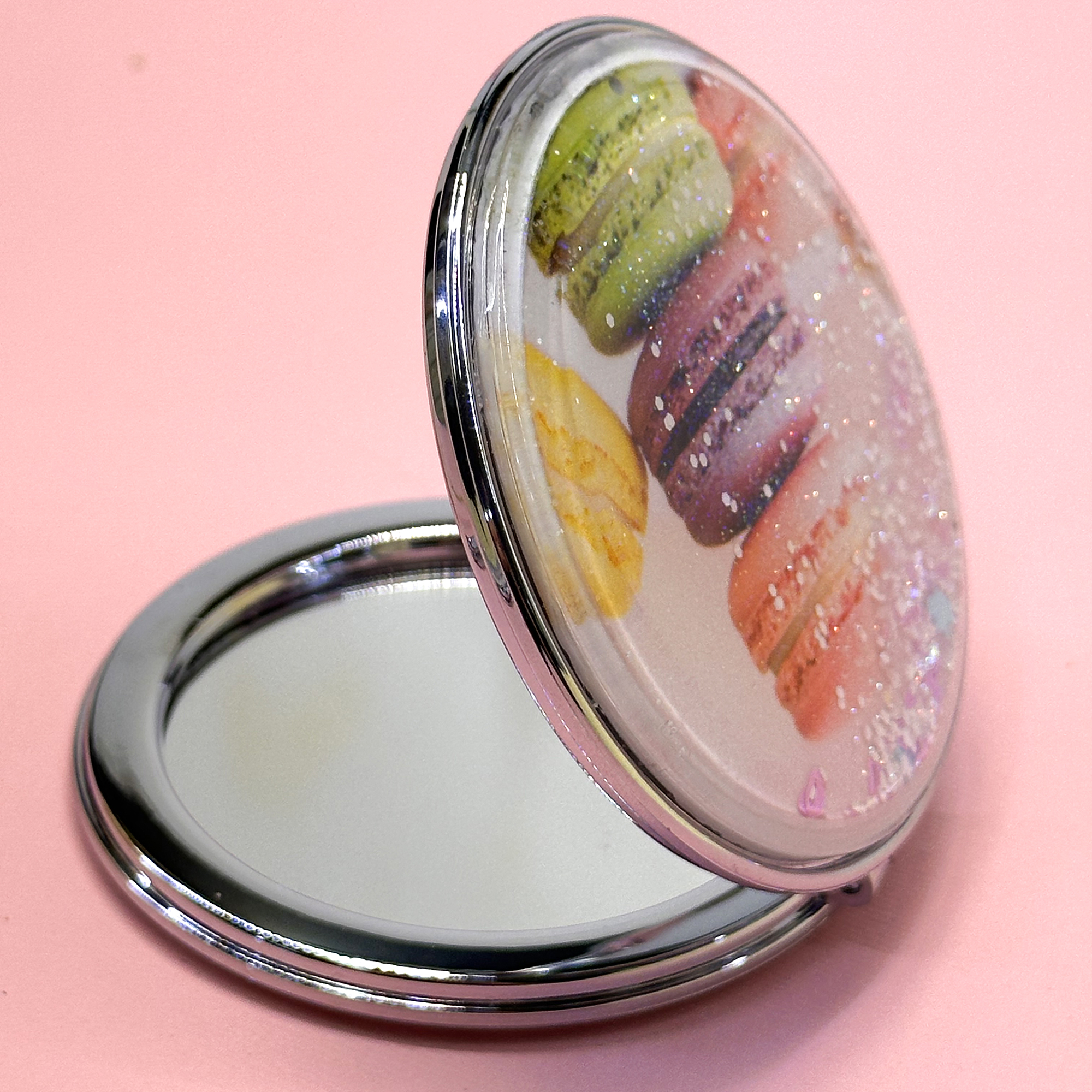 آینه جیبی مدل آکواریومی طرح ماکارون