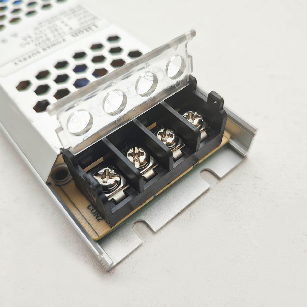 آداپتور سوئیچینگ 12 ولت 10 آمپر لیتون مدل 120W اسلیم