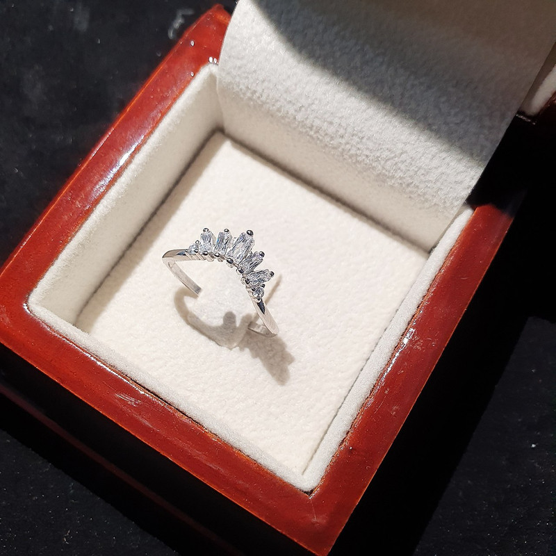 انگشتر نقره زنانه جی تی ای مدل تاج