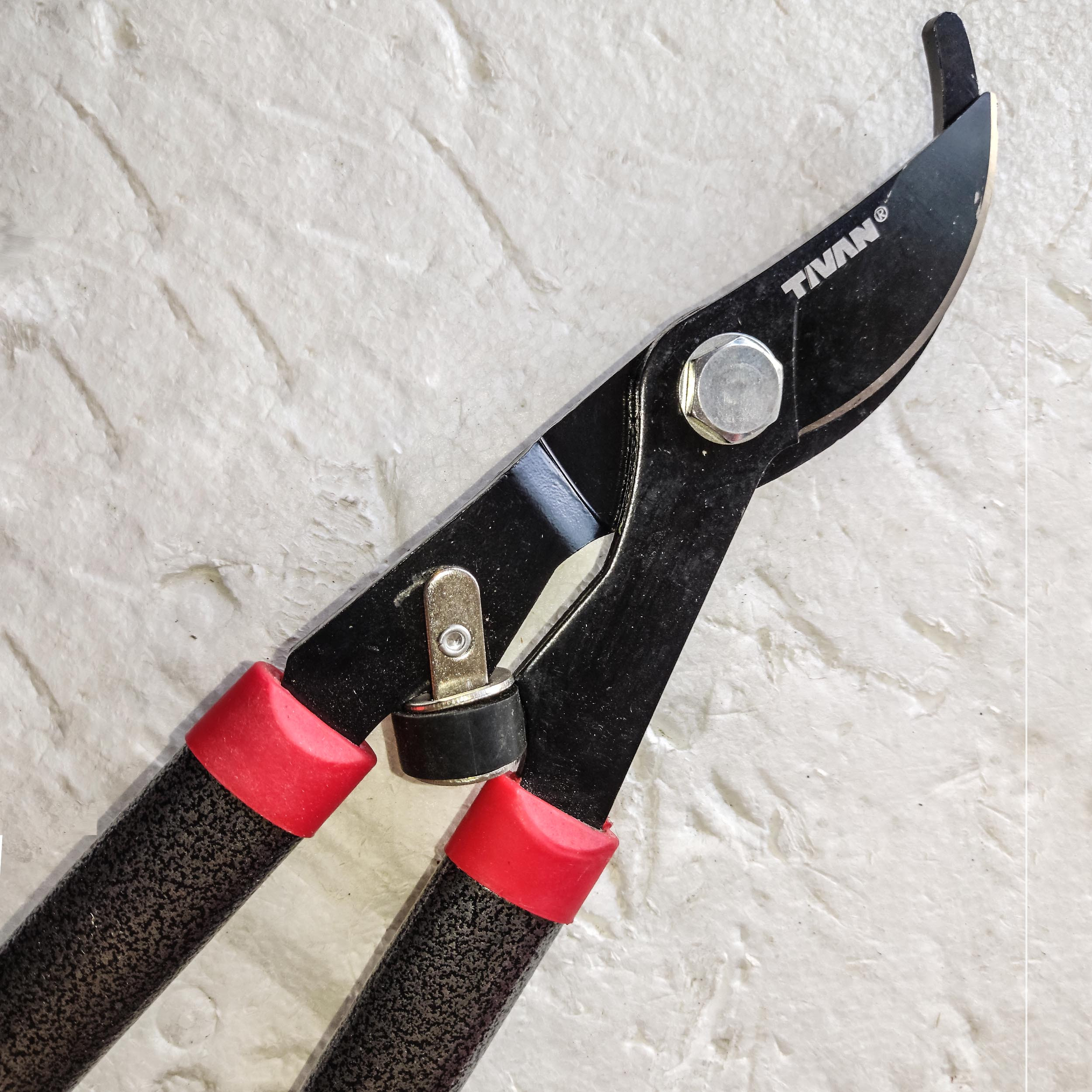 قیچی شاخه زن تیوان مدل QEFVL 20 -GB 10 قیچی شاخه زن تیوان مدل QEFVL 20 -GB 10