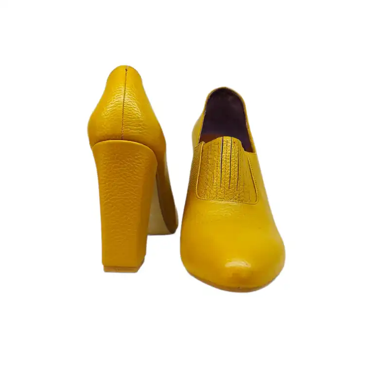 کفش زنانه مدل کشی چرم طبیعی رنگ زرد قناری