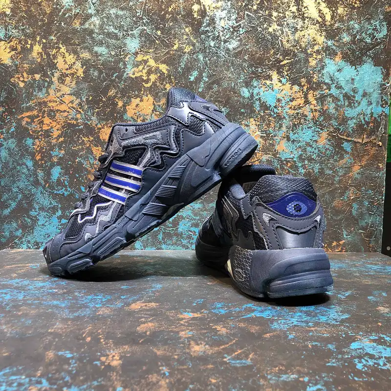 کفش پیاده روی مدل  RESPONSE CL BAD BUNNY NAV-104026031