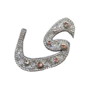 گل سینه زنانه مدل حروف فارسی