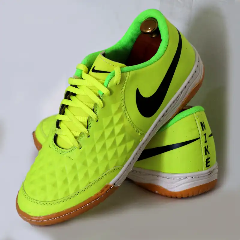 کفش فوتسال مردانه مدل سالنی پریمیوم