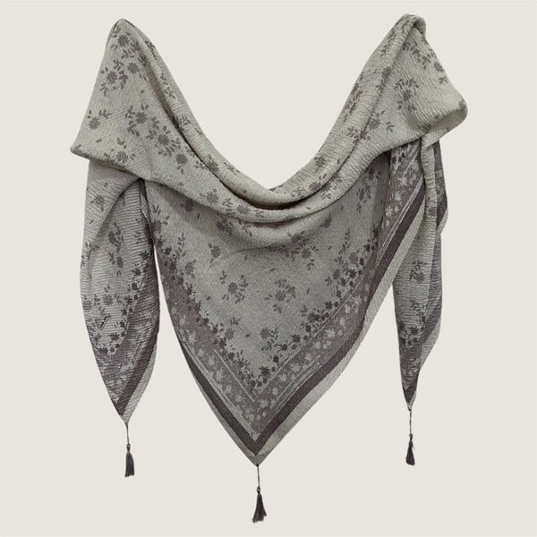 روسری زنانه مدل پلیسه نخی بریشکا گل ریز مزون دوز