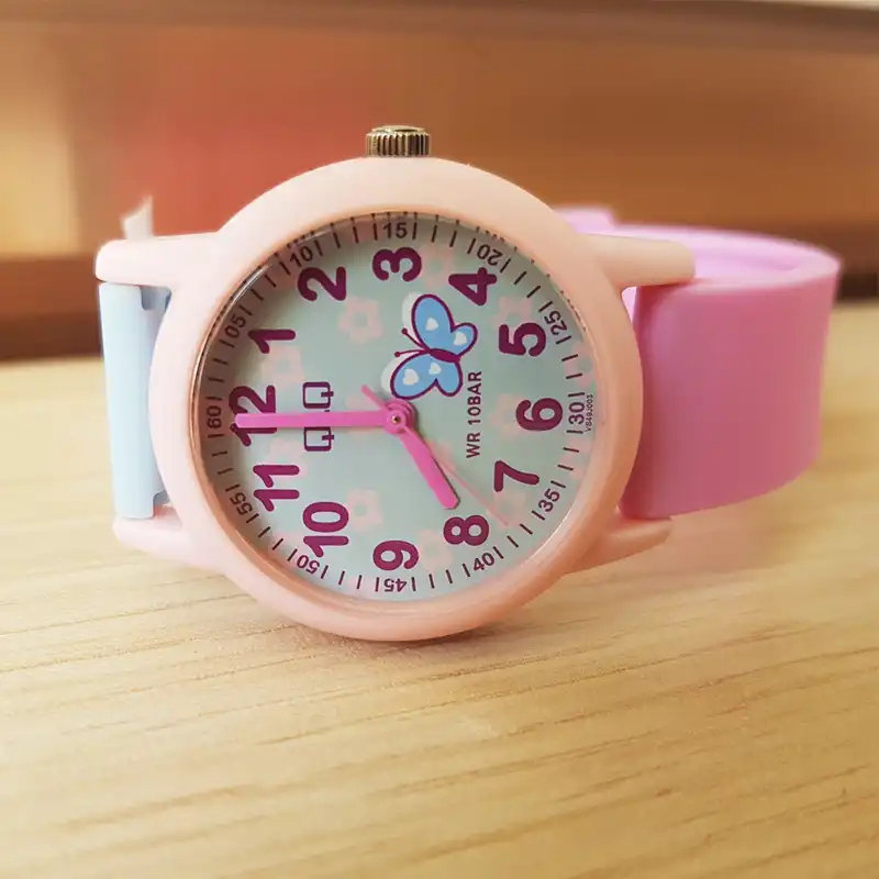 ساعت مچی عقربه ای دخترانه کیو اند کیو مدل vs49j003y