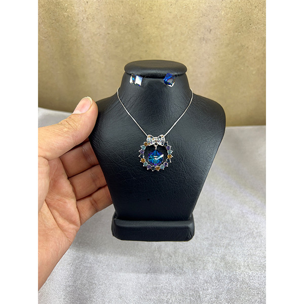 نیم ست نقره زنانه سواروسکی مدل پاپیون و مکعب جواهری خاص کد 36955 نیم ست نقره زنانه سواروسکی مدل پاپیون و مکعب جواهری خاص کد 36955