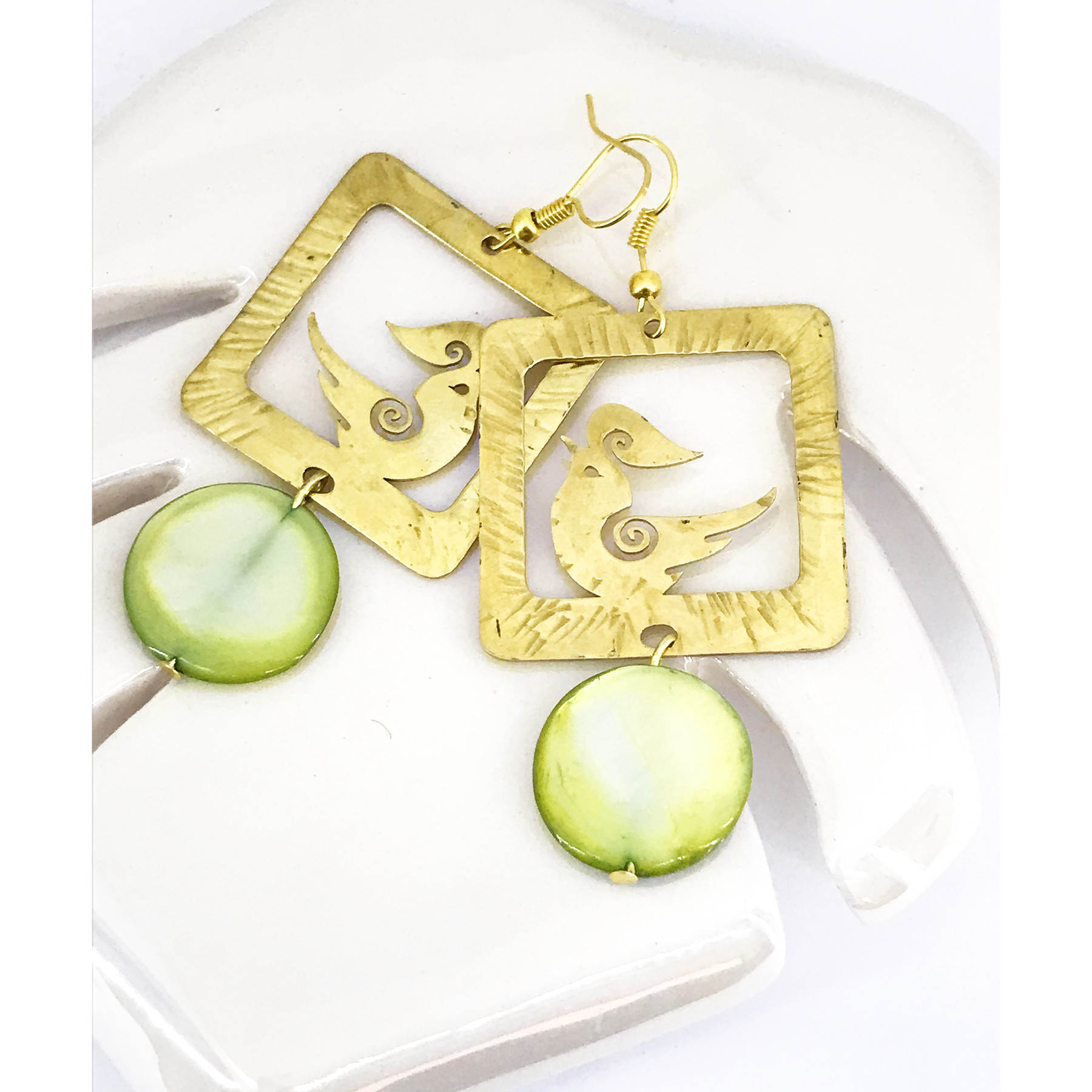 گوشواره زنانه گالری عزیزی طرح مرغ آمین مدل 15821 گوشواره زنانه گالری عزیزی طرح مرغ آمین مدل 15821