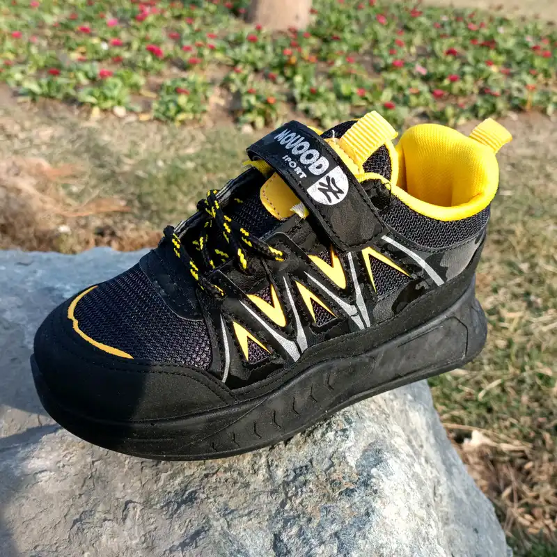 کفش مخصوص پیاده روی بچگانه مدل رایان طبی کد t.a.j رنگ زرد