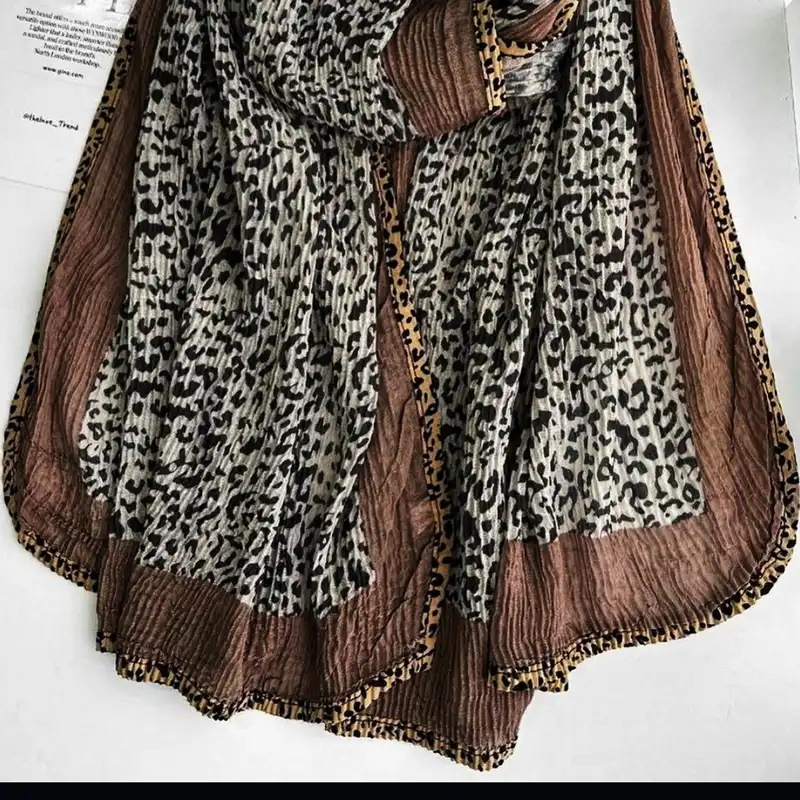 شال زنانه مدل پلنگ حاشیه