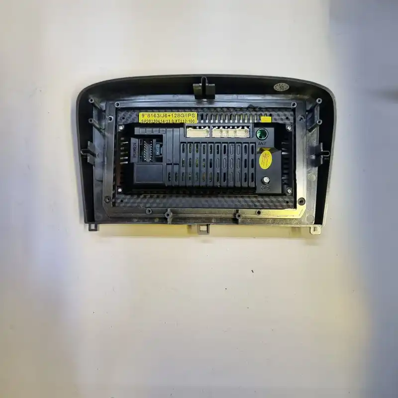 مانیتور خودرو راک مدل اندروید مناسب برای ام وی ام 315