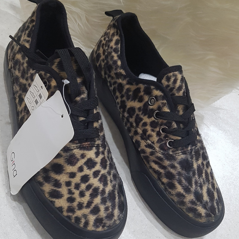 کفش روزمره زنانه جینا مدل پلنگی کد 990