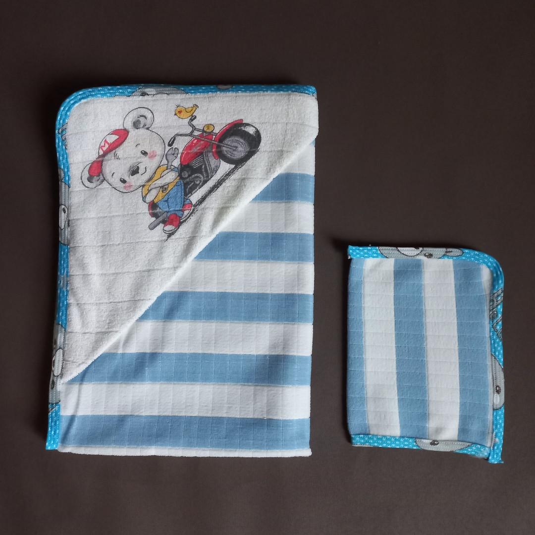 حوله نوزاد مدل راه راه کد AB 05 سایز 70×70 سانتی متر به همراه لیف