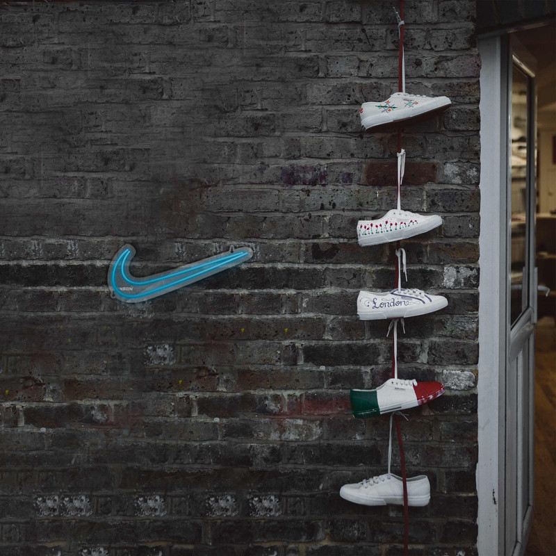 چراغ دیواری نئون دیزاین طرح Nike_TBL