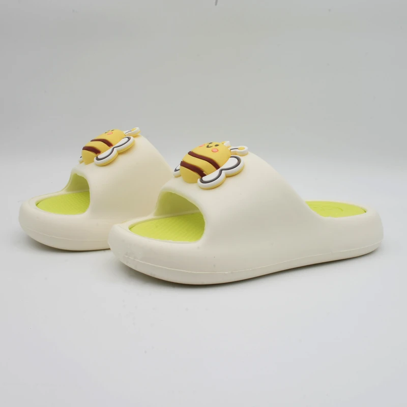 عکس شماره 5 : دمپایی دخترانه پاپا مدل رها نیو زنبوری gr.07